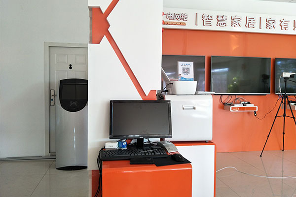 ������һ�w�C(j��)�����M(j��n)�y�����R�m�h�V��ǻ���^(q��)